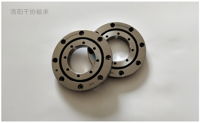 交叉滾子軸承和交叉滾子轉盤軸承的性能特點對比