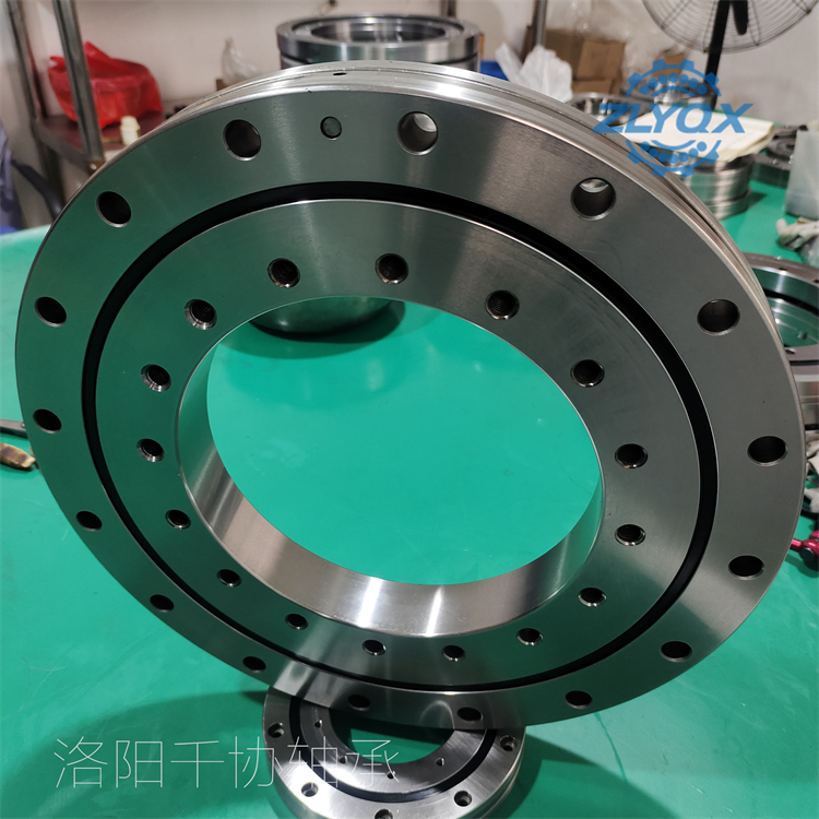 洛陽交叉滾子軸承在經過熱處理后的六大缺陷